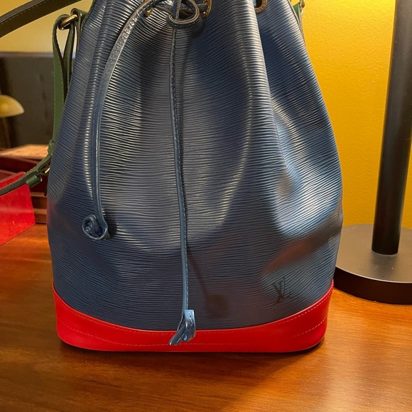 Authentic Louis Vuitton GM Epi Color Block Bucket Bag - Picture 11 of 16